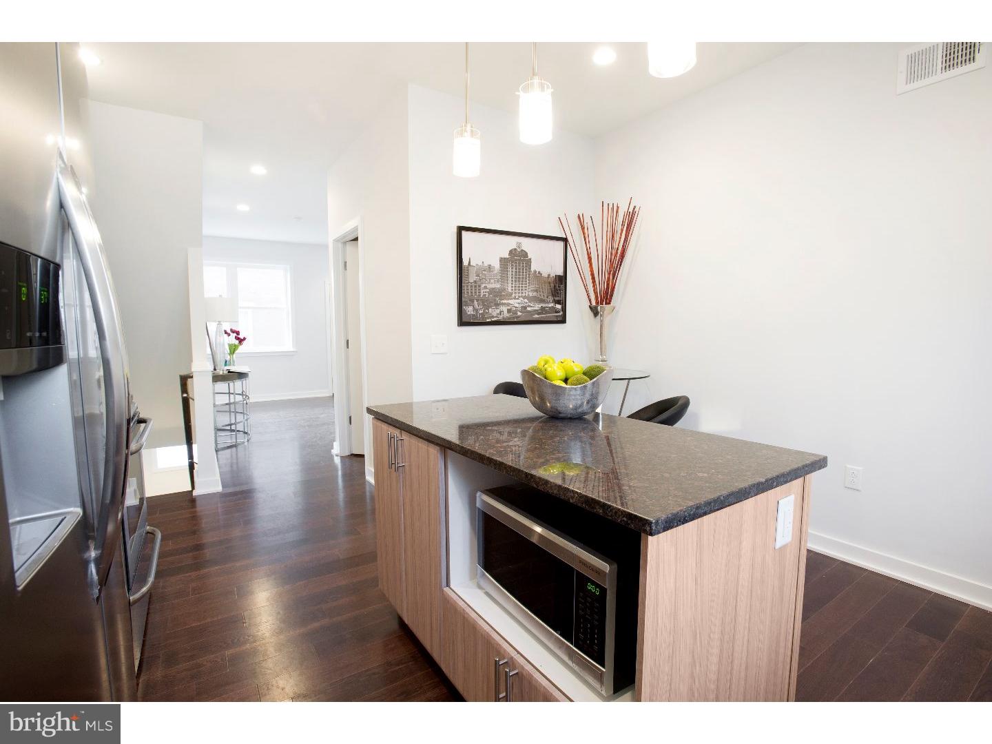 PORT RICHMOND - Residential Lease