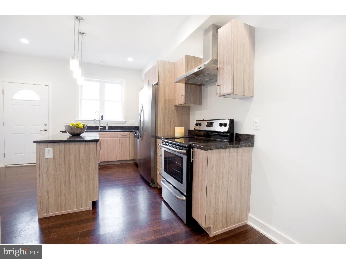PORT RICHMOND - Residential Lease