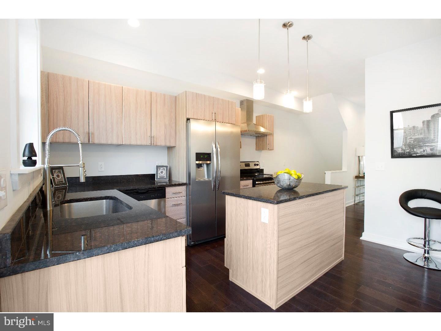 PORT RICHMOND - Residential Lease