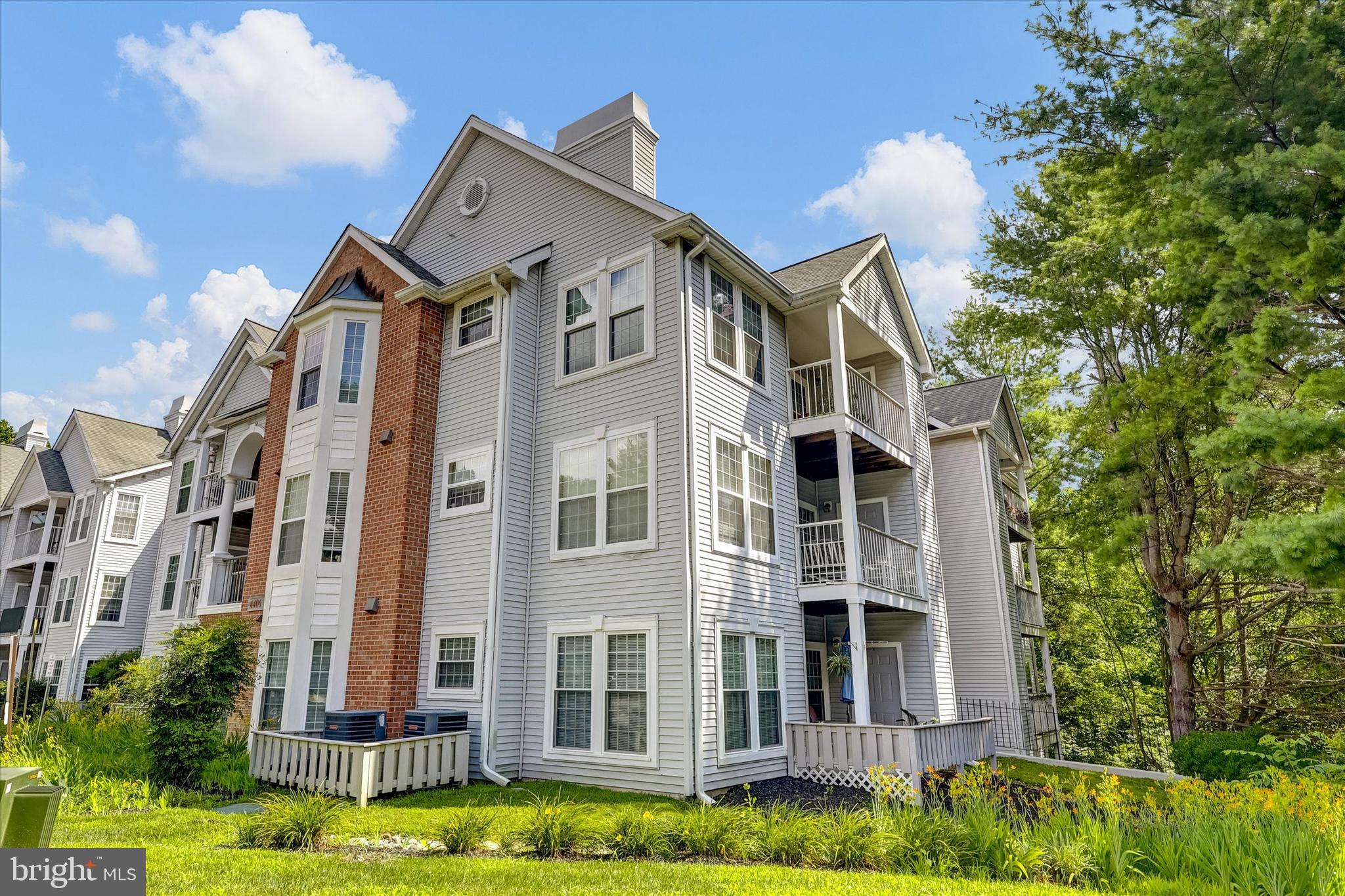 SILVERBROOK FARMS - Residential