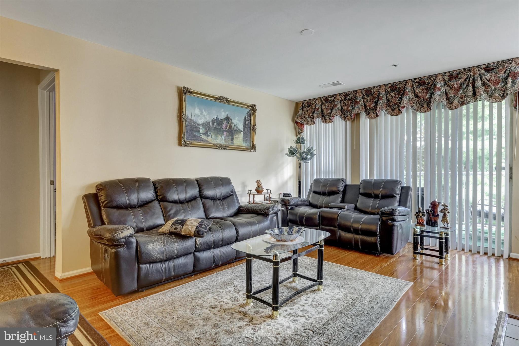 SILVERBROOK FARMS - Residential