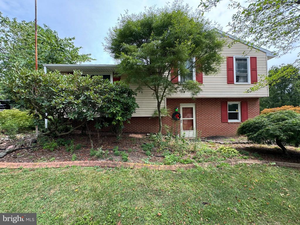 Photo of 1941 Cedar Drive, SPRING GROVE, PA 17362 (MLS # PAYK2075116)