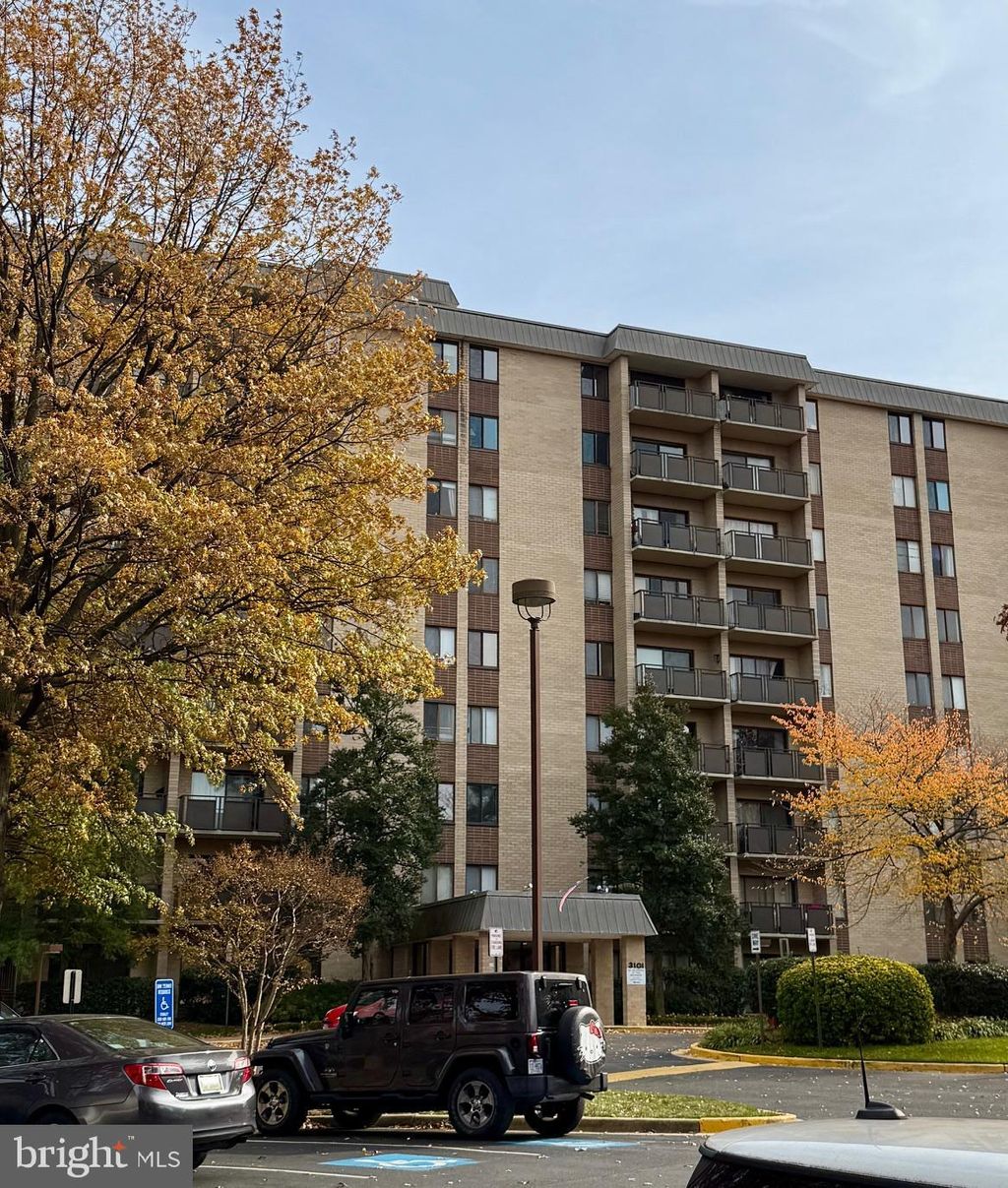 Photo of 3101 S Manchester Street #517, FALLS CHURCH, VA 22044 (MLS # VAFX2283866)