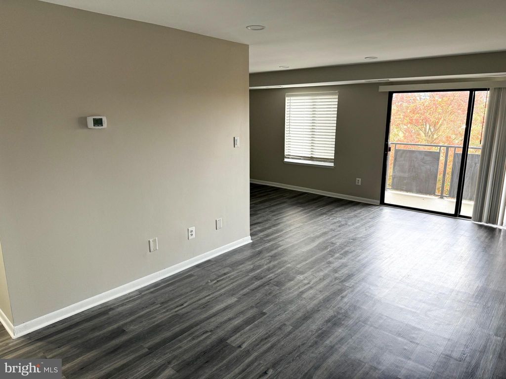 Photo of 3101 S Manchester Street #517, FALLS CHURCH, VA 22044 (MLS # VAFX2283866)