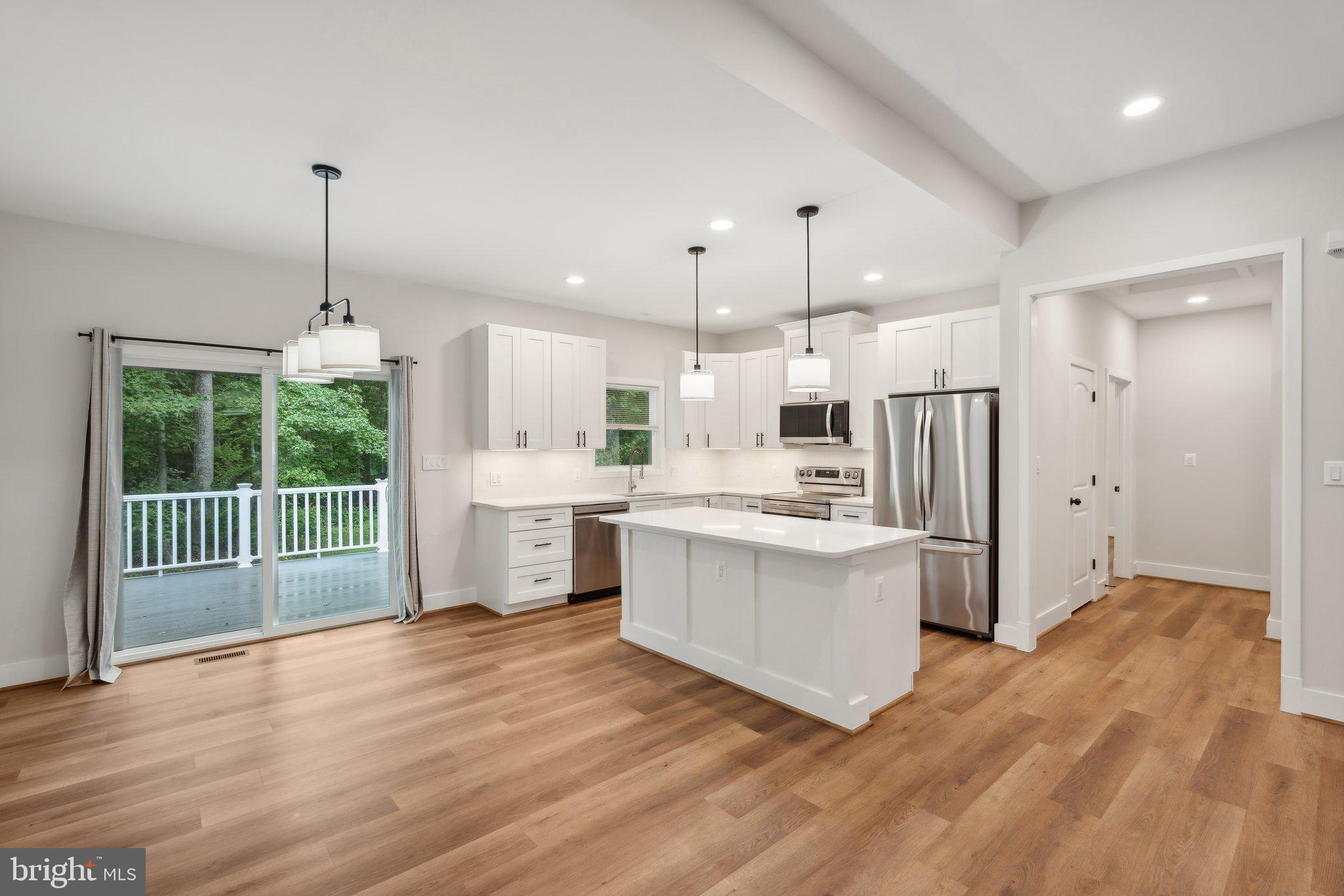 CABIN POINT - Residential Lease