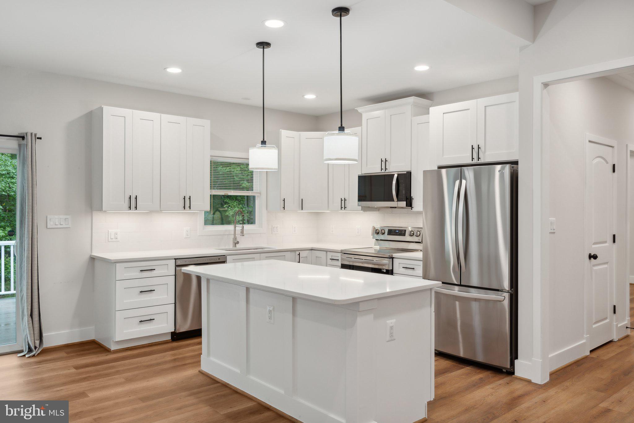 CABIN POINT - Residential Lease