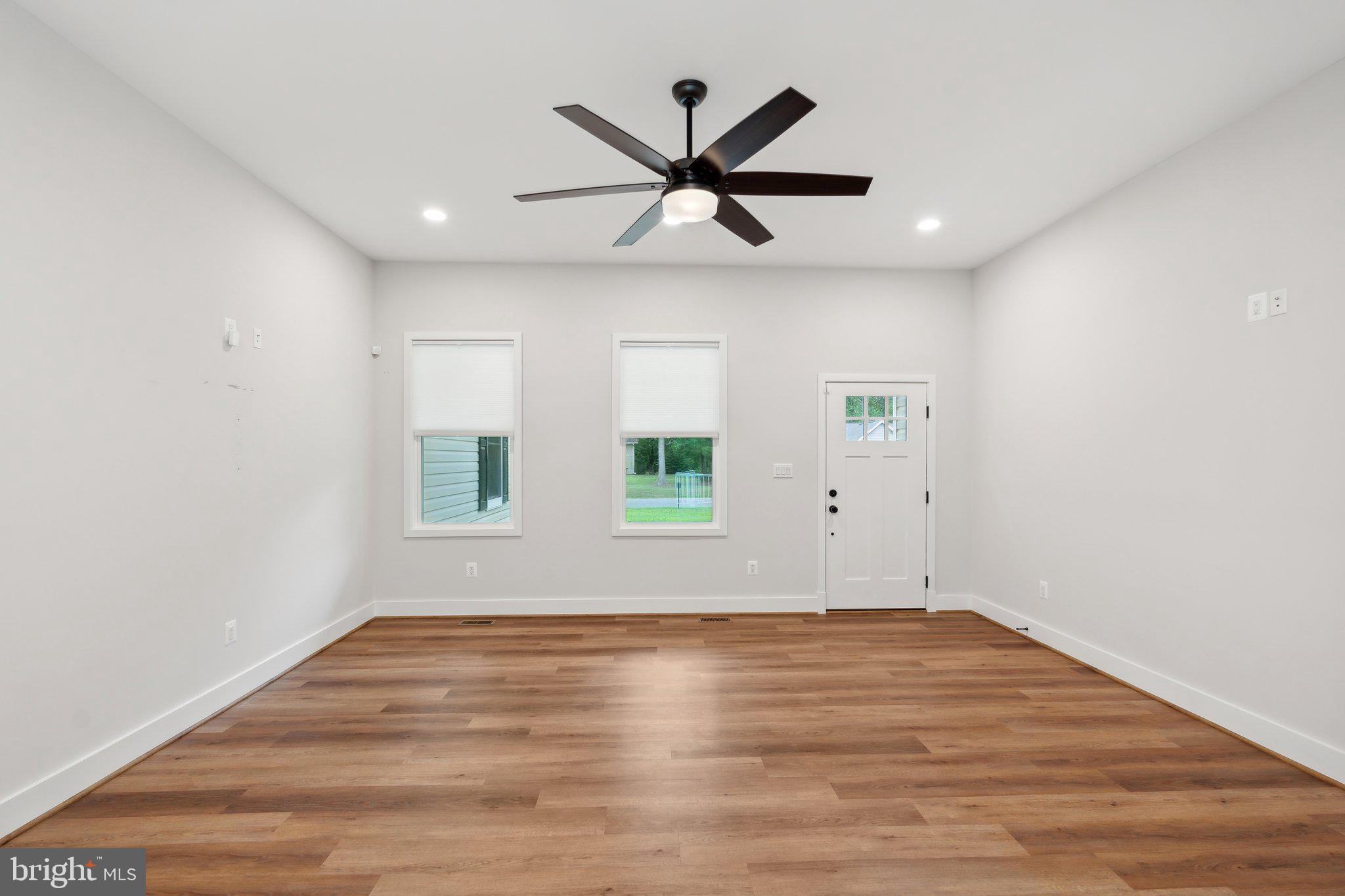 CABIN POINT - Residential Lease