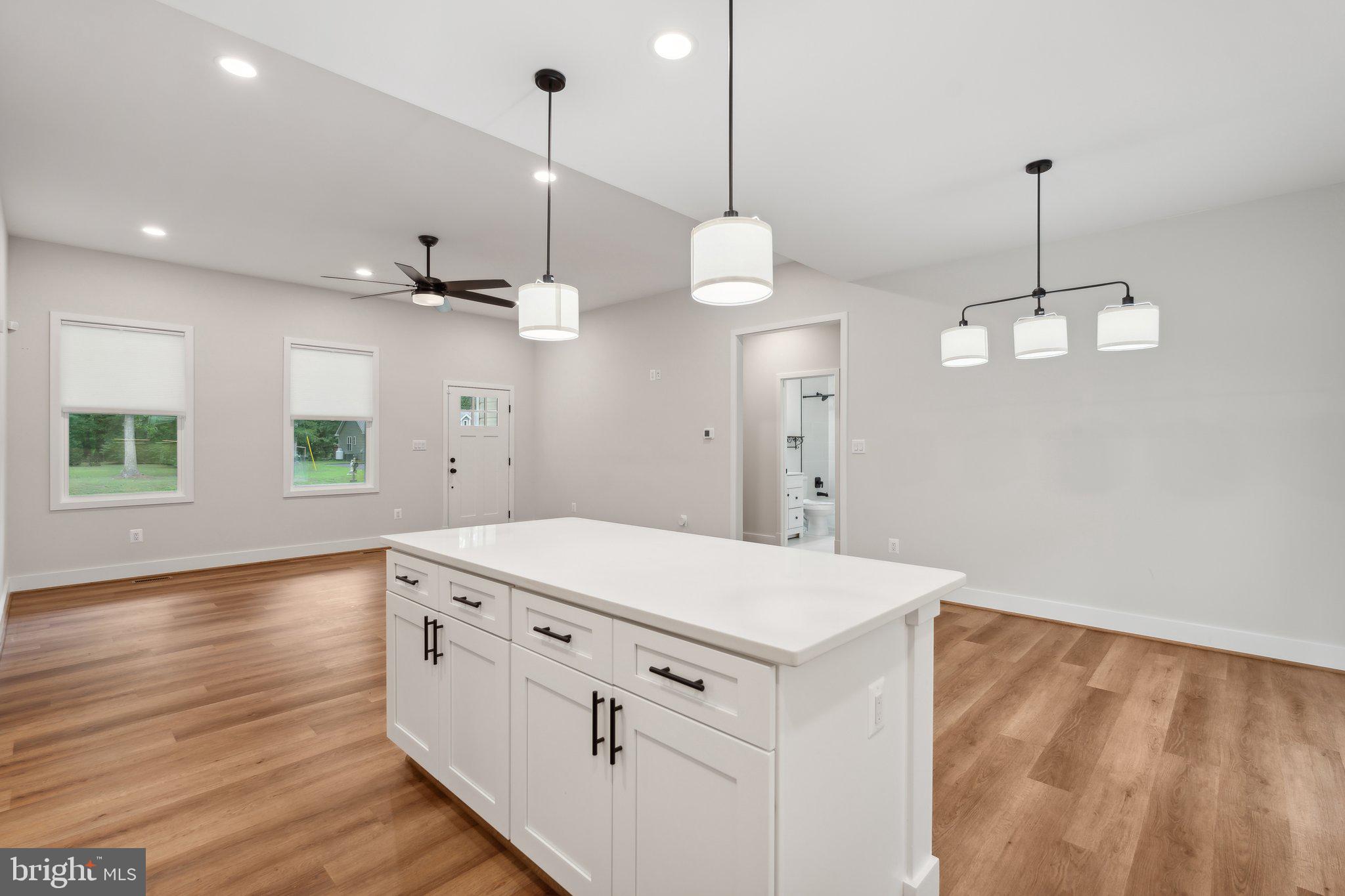 CABIN POINT - Residential Lease