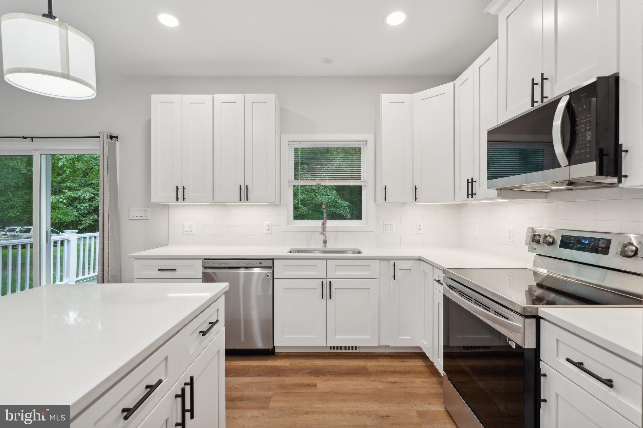 CABIN POINT - Residential Lease