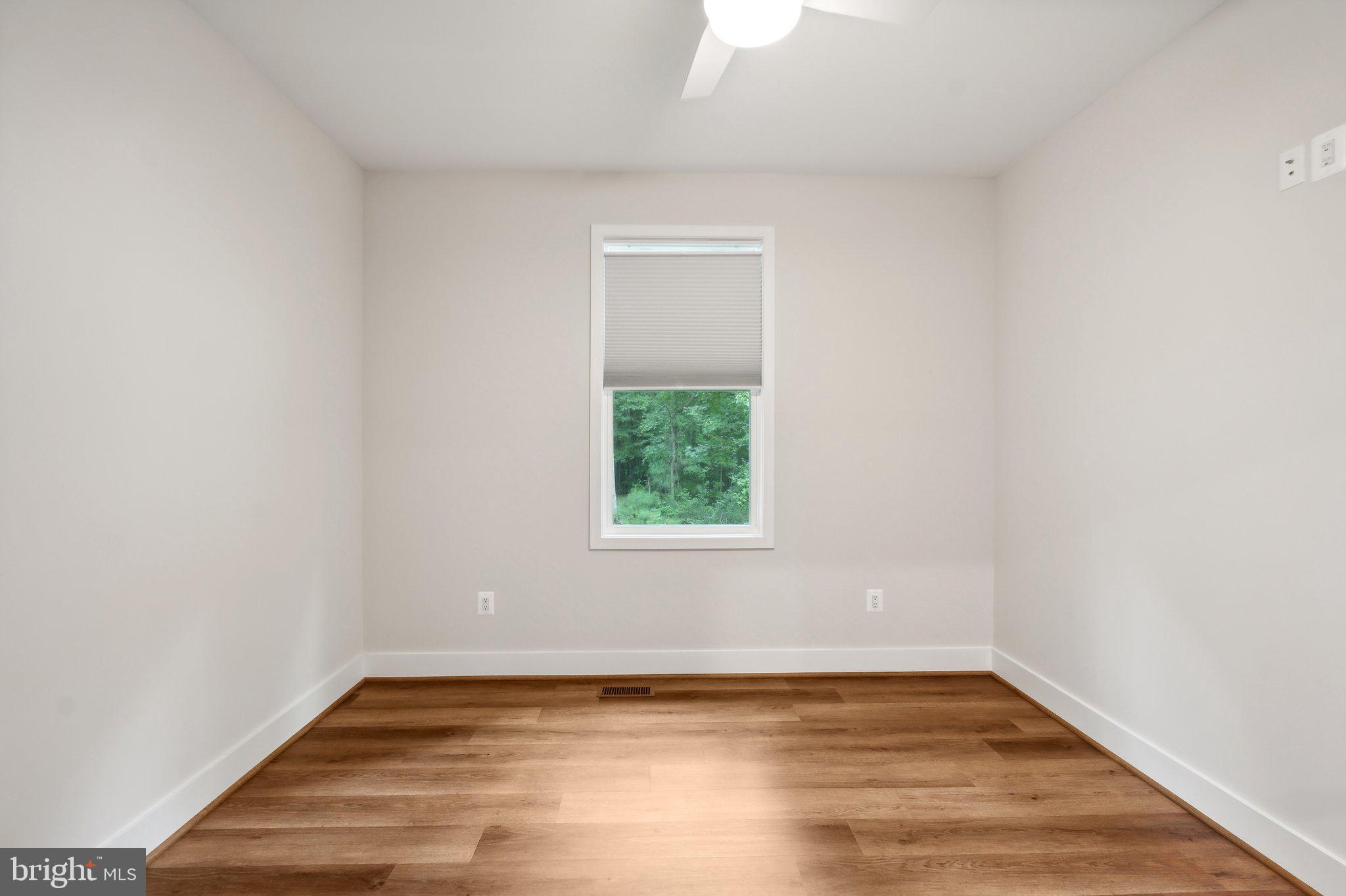 CABIN POINT - Residential Lease