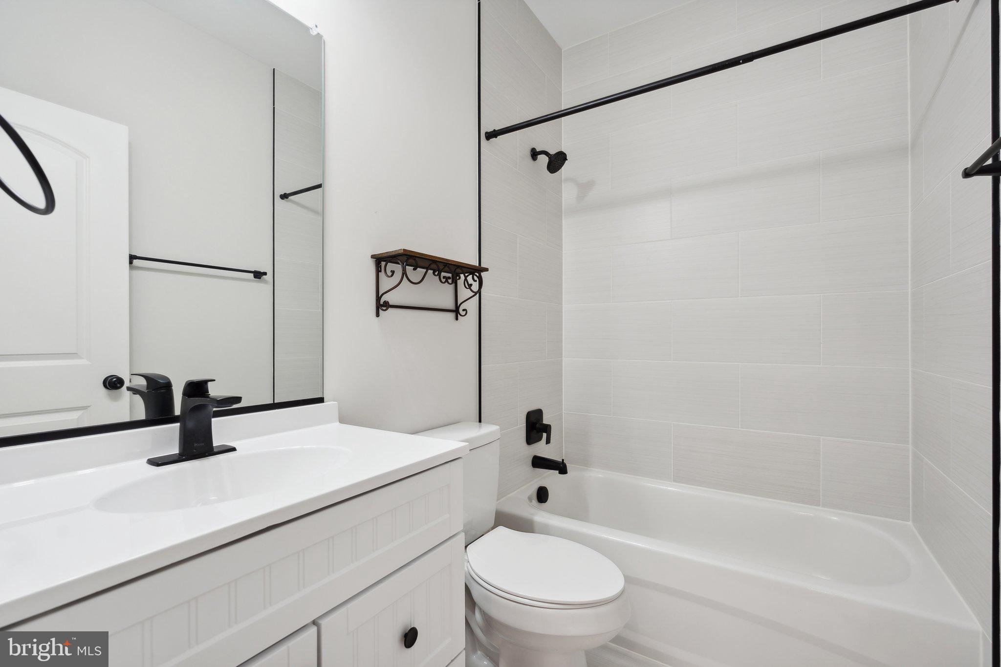 CABIN POINT - Residential Lease