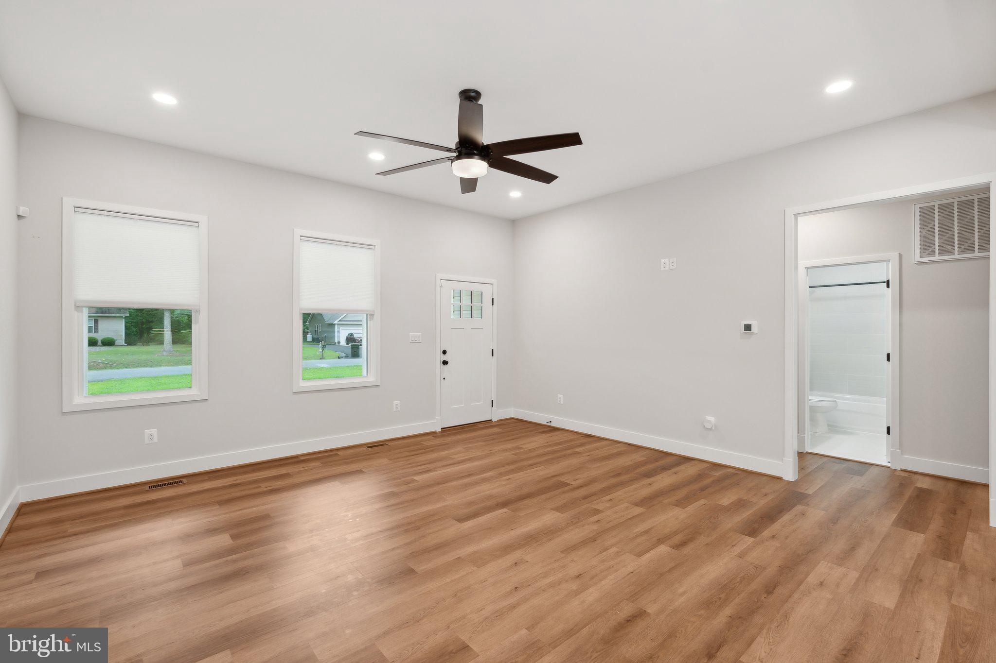 CABIN POINT - Residential Lease