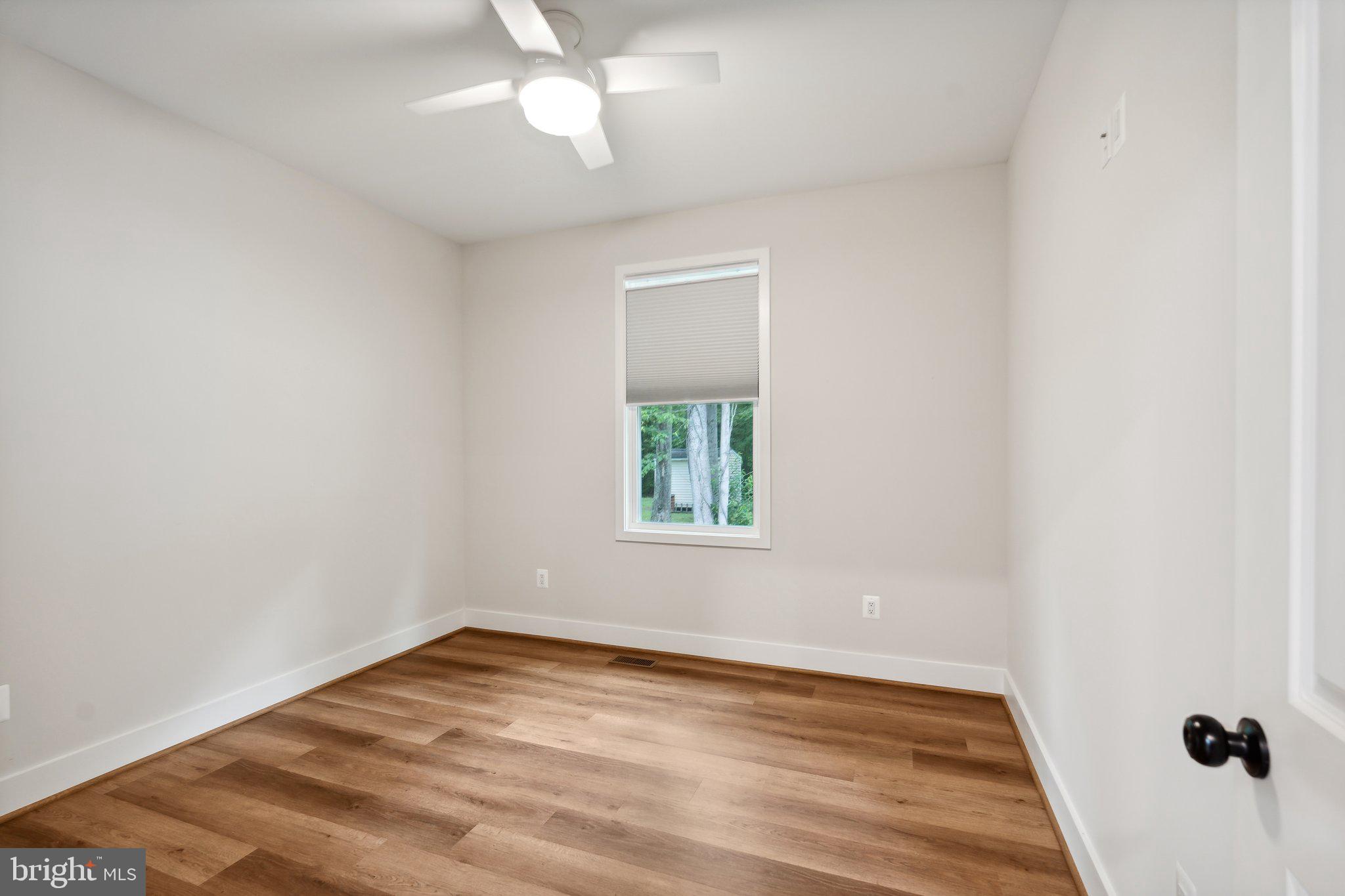 CABIN POINT - Residential Lease