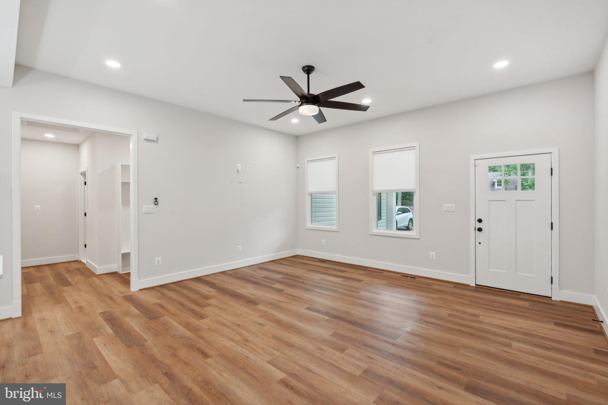 CABIN POINT - Residential Lease