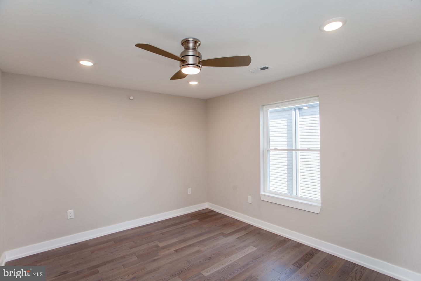 OLDE KENSINGTON - Residential Lease