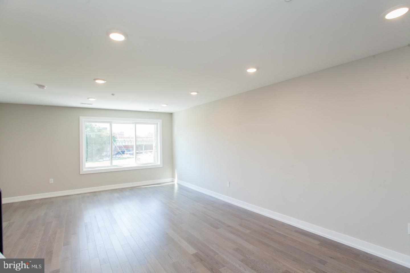 OLDE KENSINGTON - Residential Lease