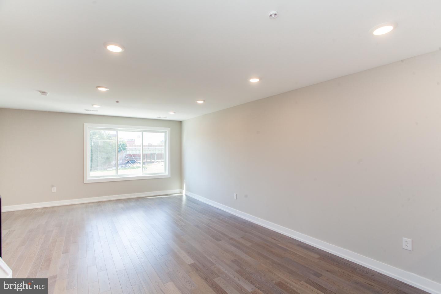 OLDE KENSINGTON - Residential Lease