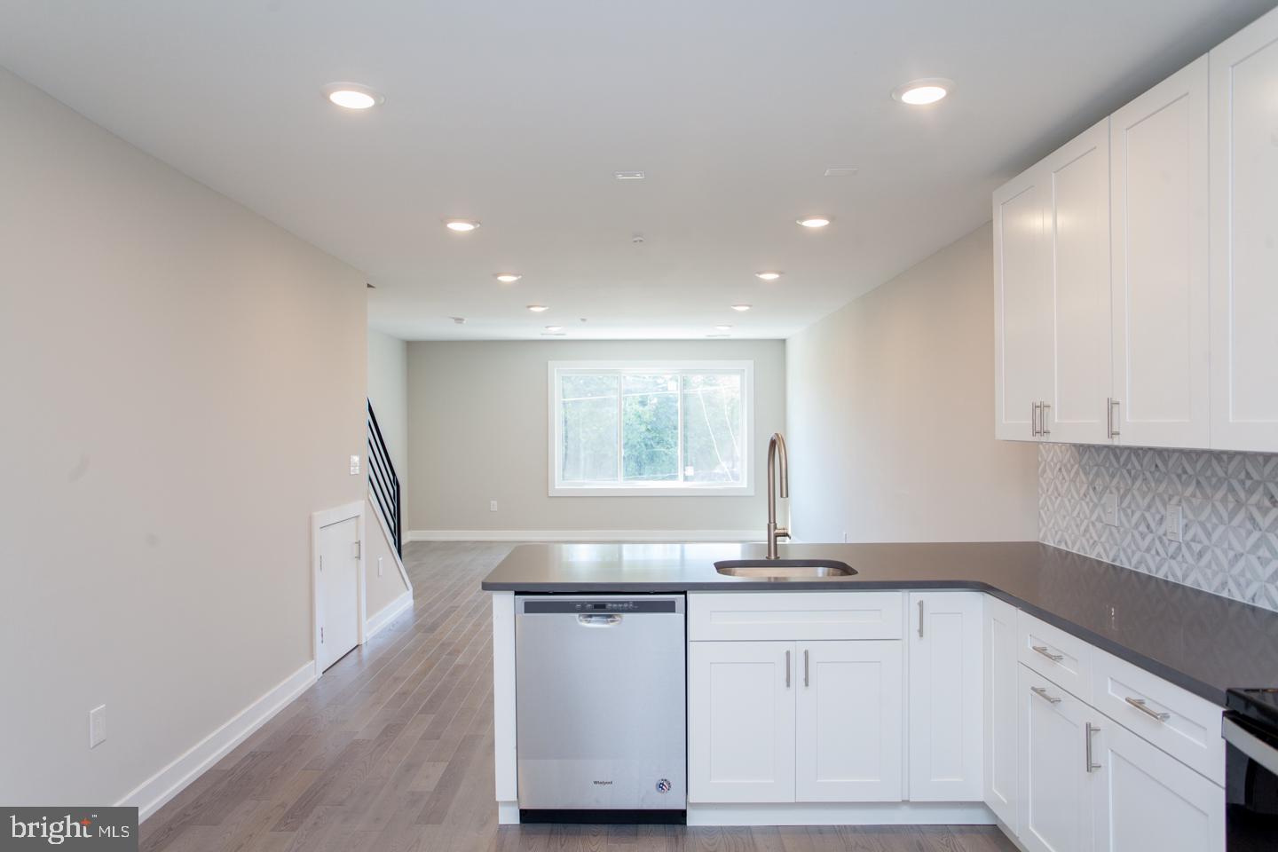 OLDE KENSINGTON - Residential Lease