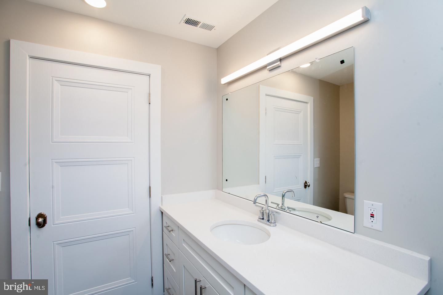 OLDE KENSINGTON - Residential Lease