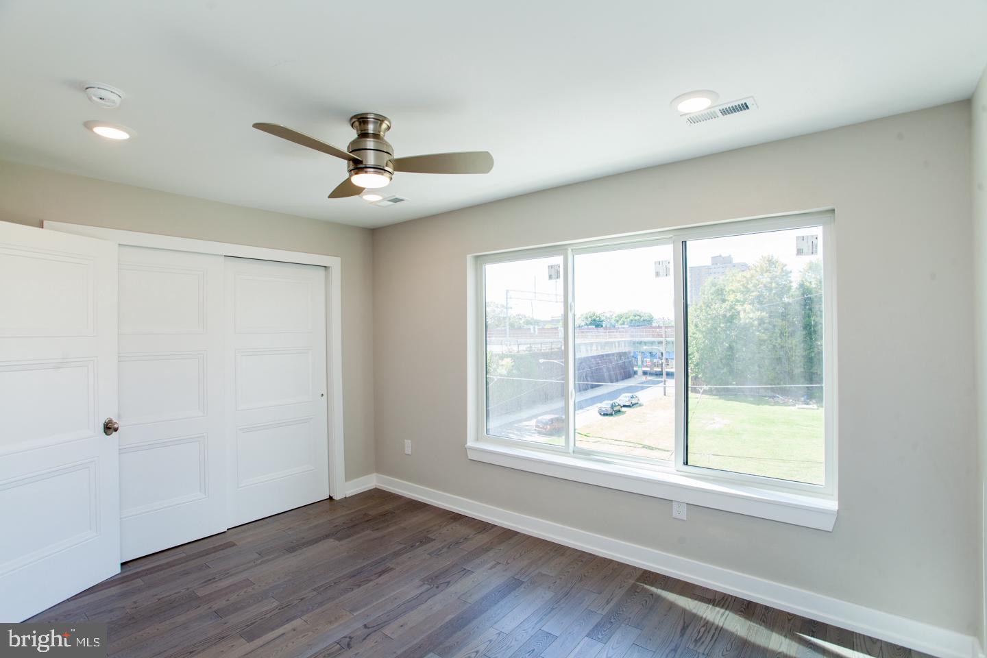 OLDE KENSINGTON - Residential Lease