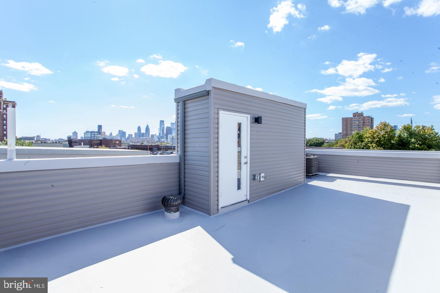 OLDE KENSINGTON - Residential Lease