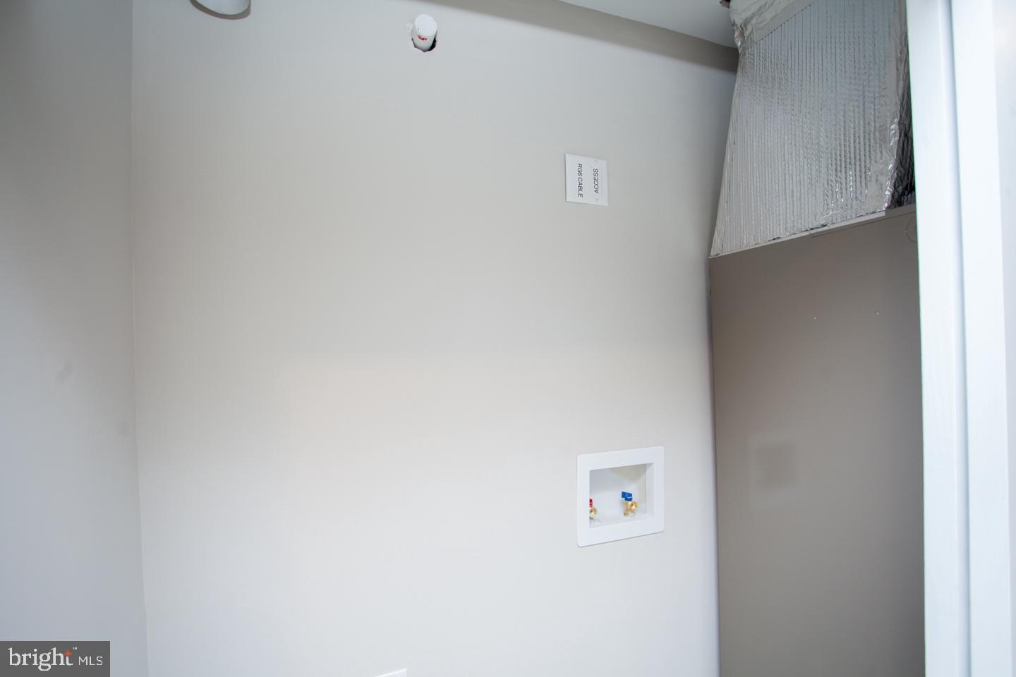 OLDE KENSINGTON - Residential Lease