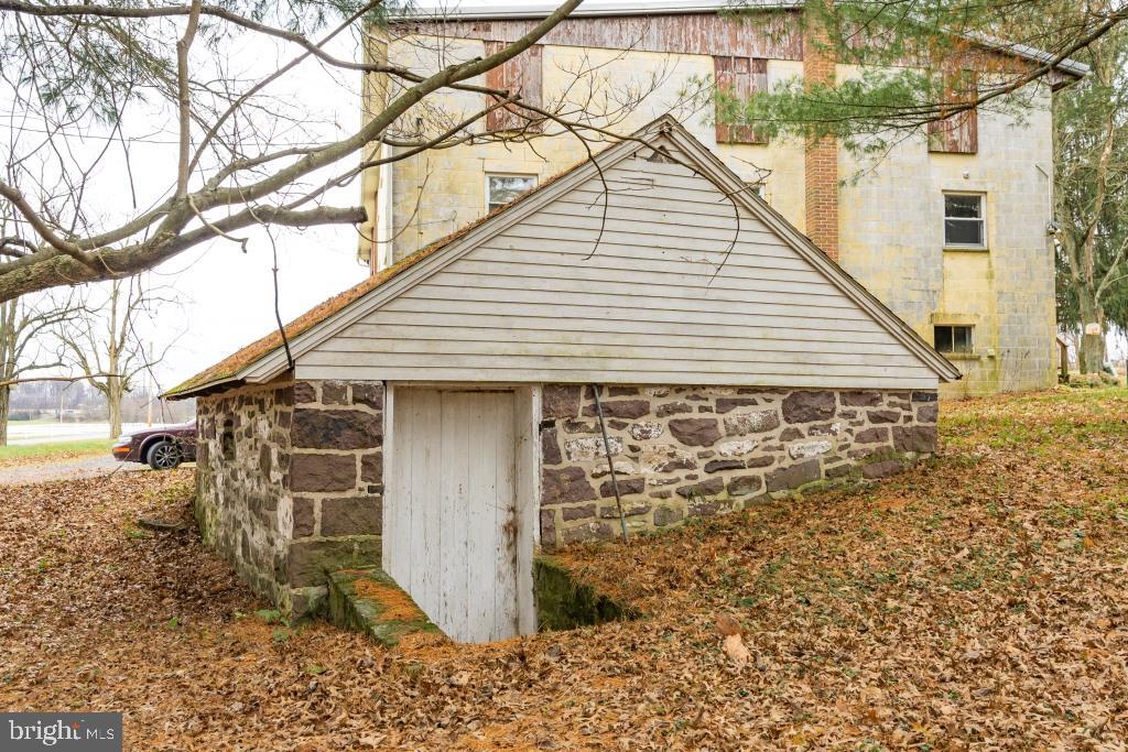 BRECKNOCK TOWNSHIP - Residential