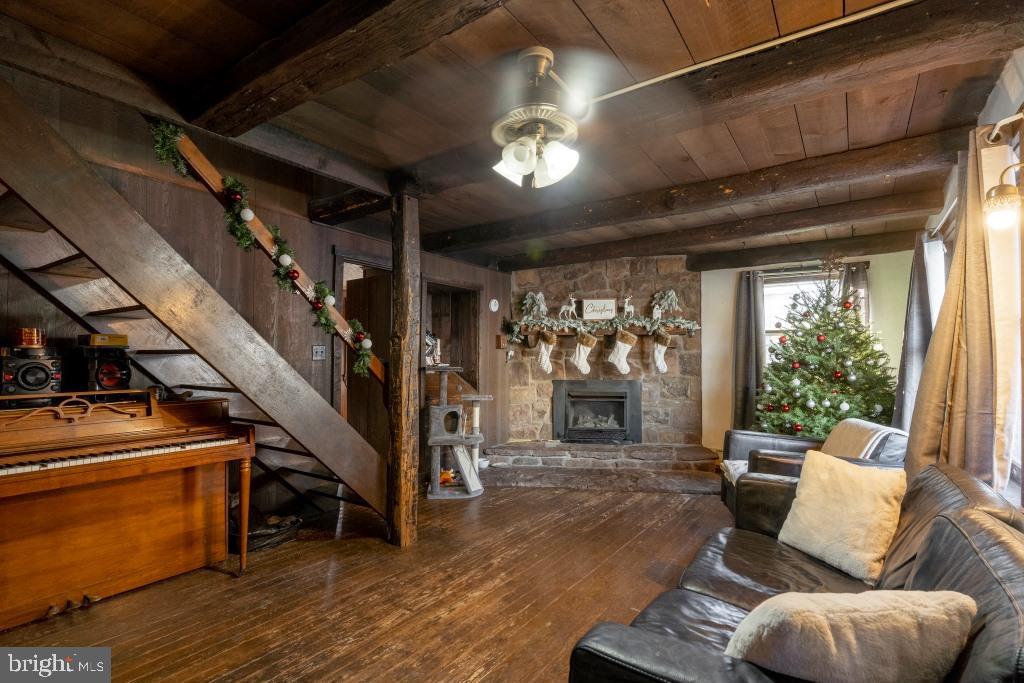 BRECKNOCK TOWNSHIP - Residential