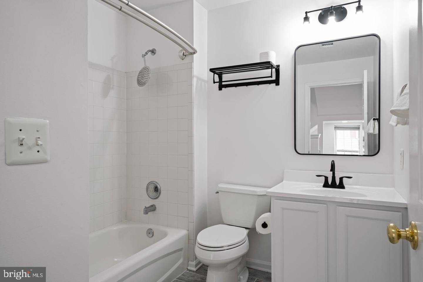 CEDAR LAKES - Residential Lease