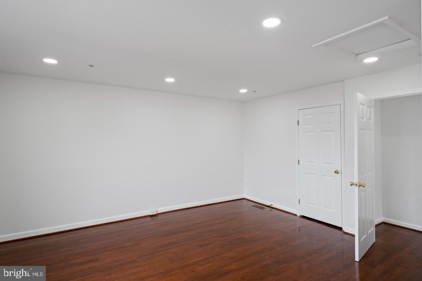 CEDAR LAKES - Residential Lease