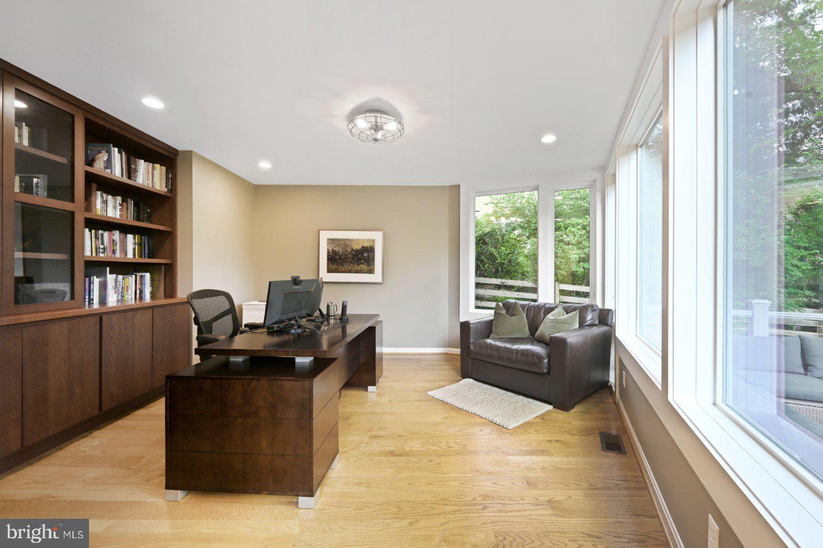 CHEVY CHASE - Residential