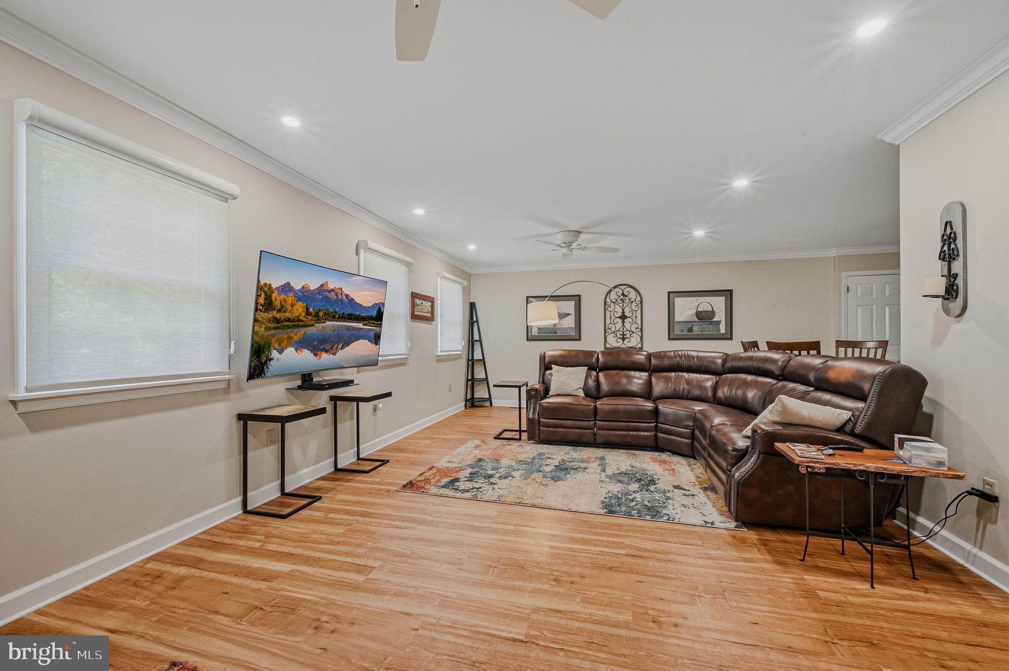 607 WYNYARD ROAD