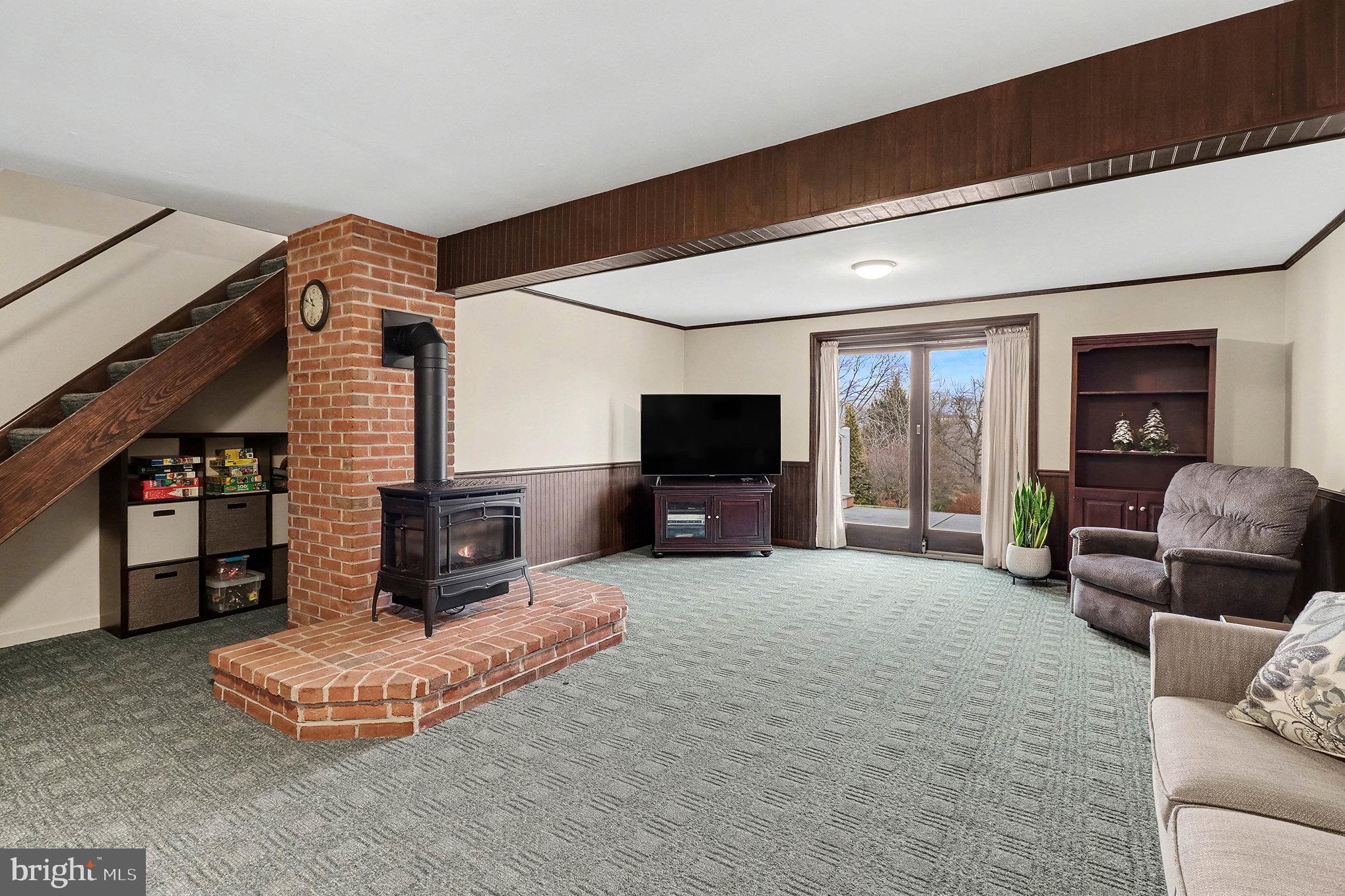 ELIZABETH TWP - Residential