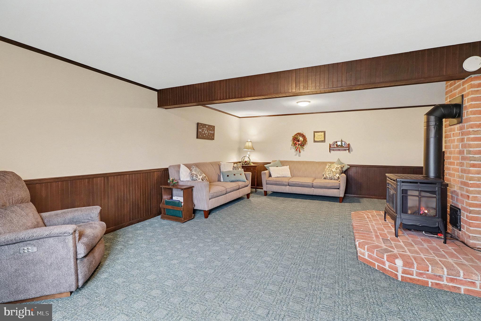 ELIZABETH TWP - Residential