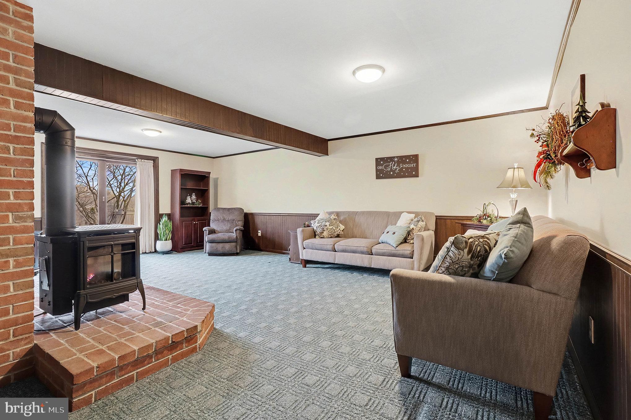 ELIZABETH TWP - Residential