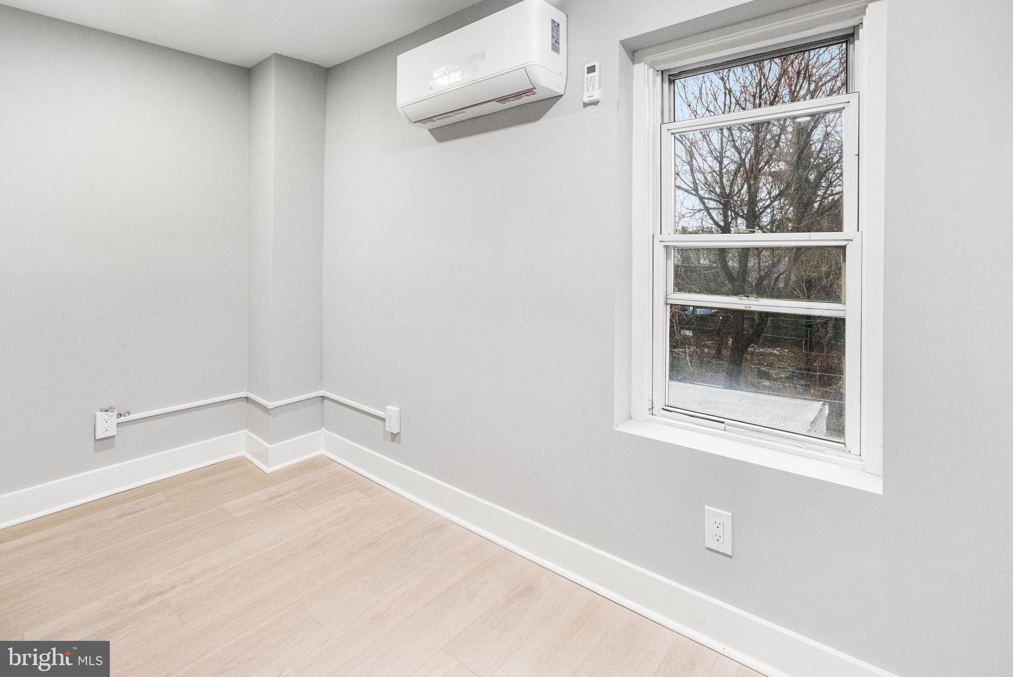 PHILADELPHIA (NORTHEAST) - Residential