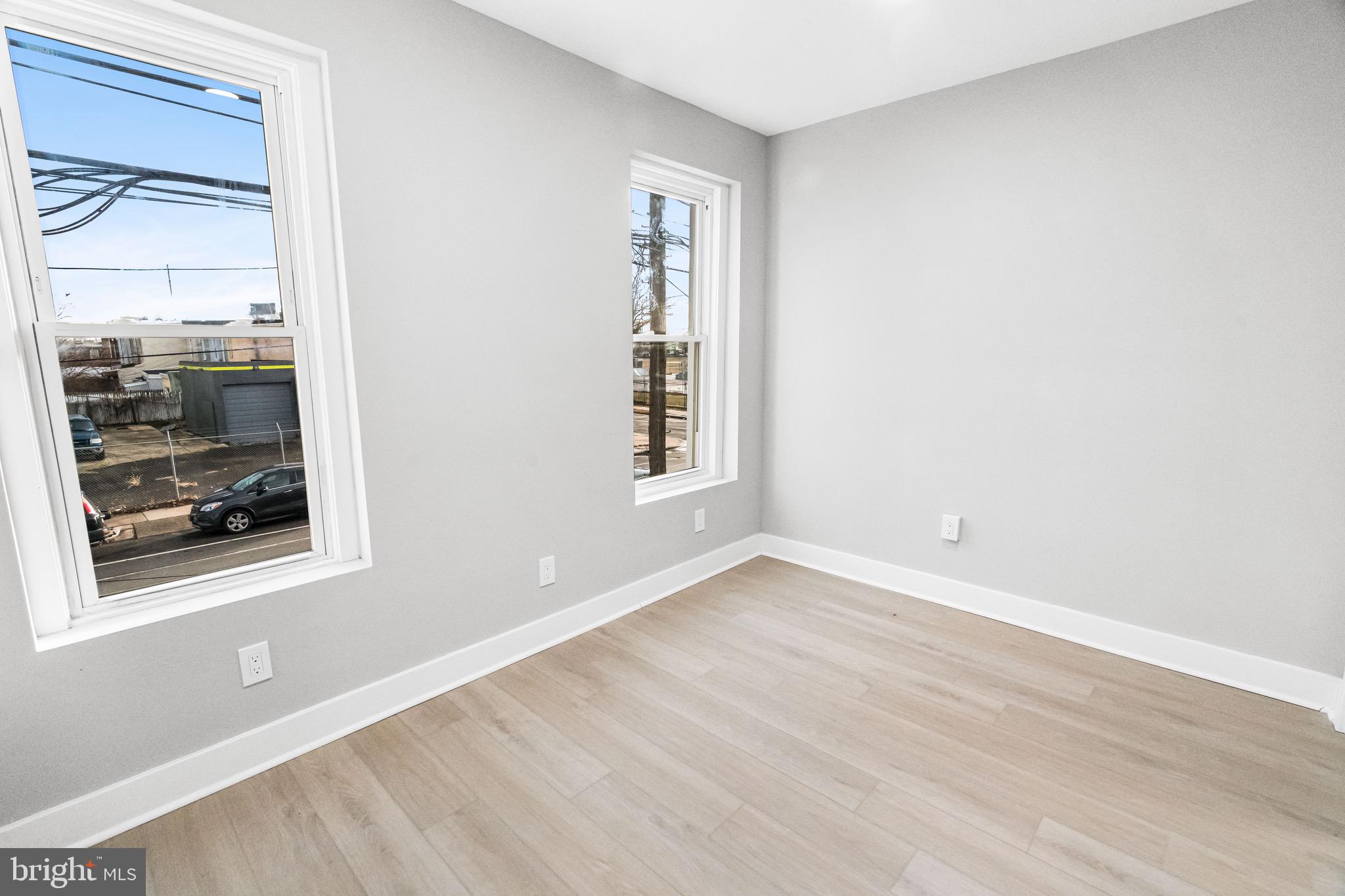 PHILADELPHIA (NORTHEAST) - Residential