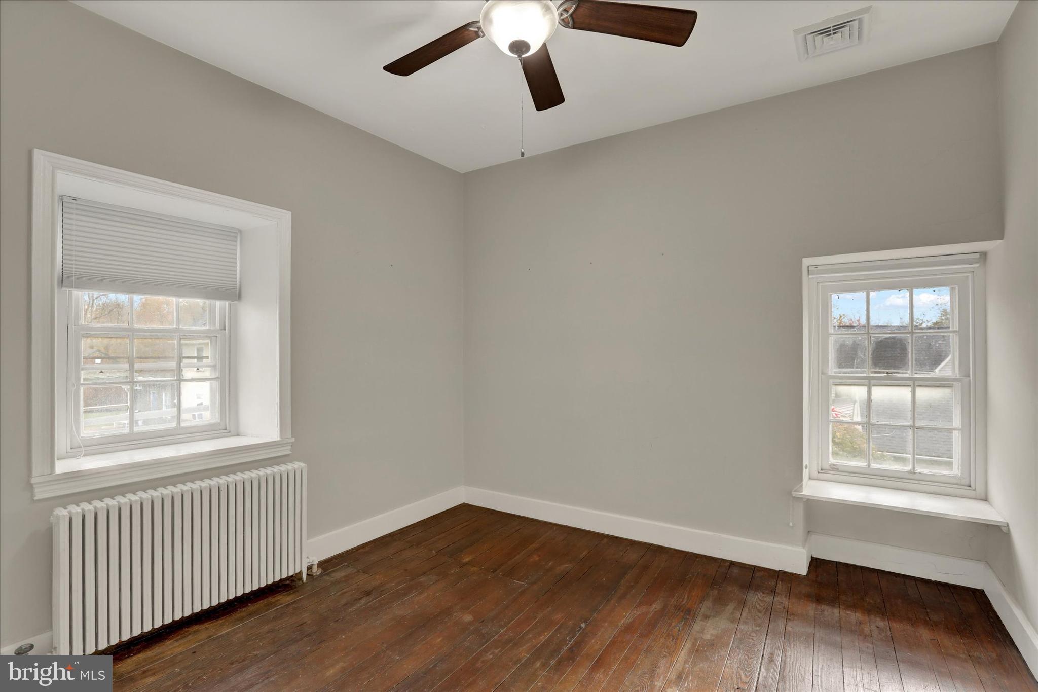 EDISON - Commercial Sale