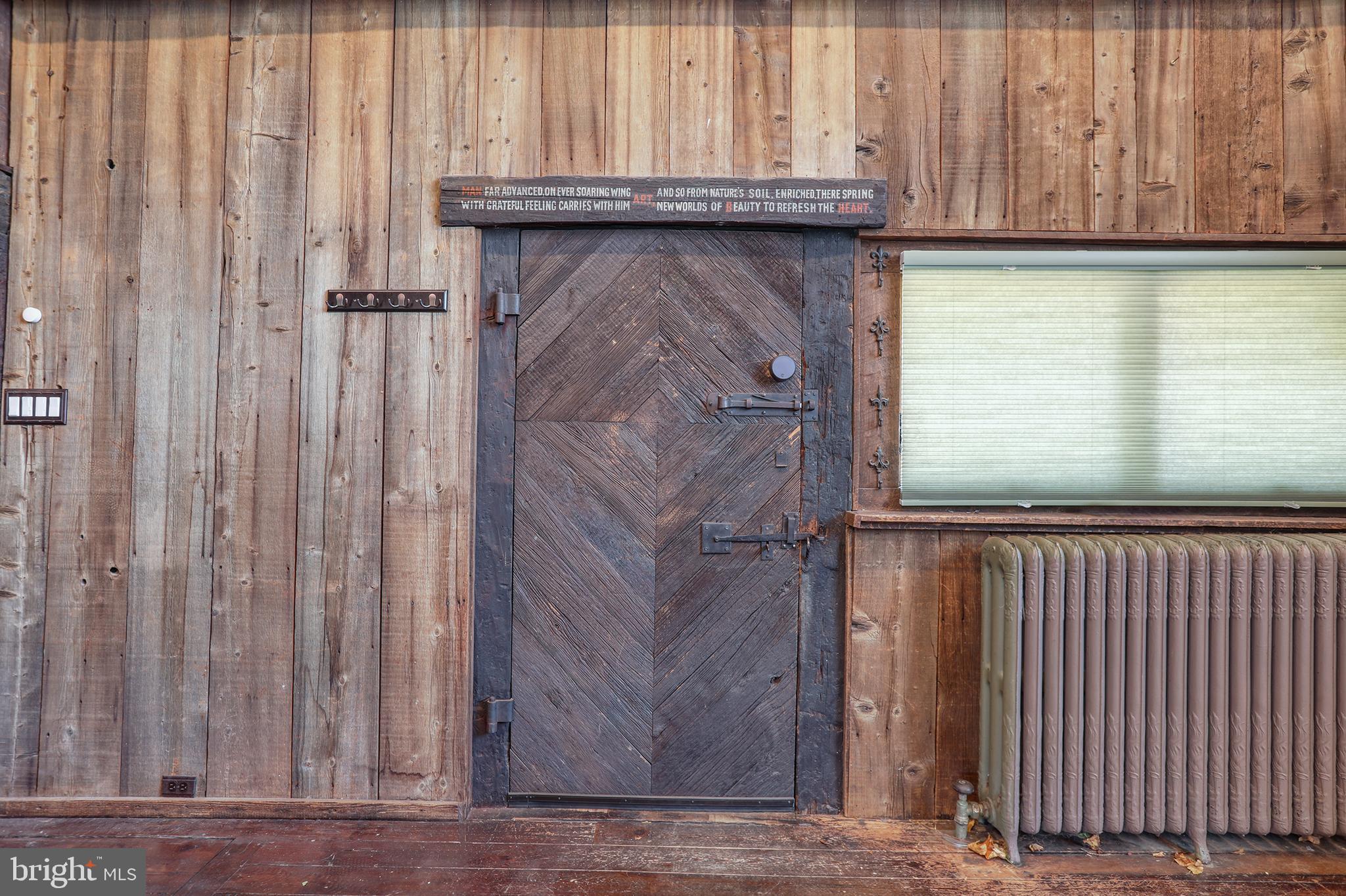 EDISON - Commercial Sale