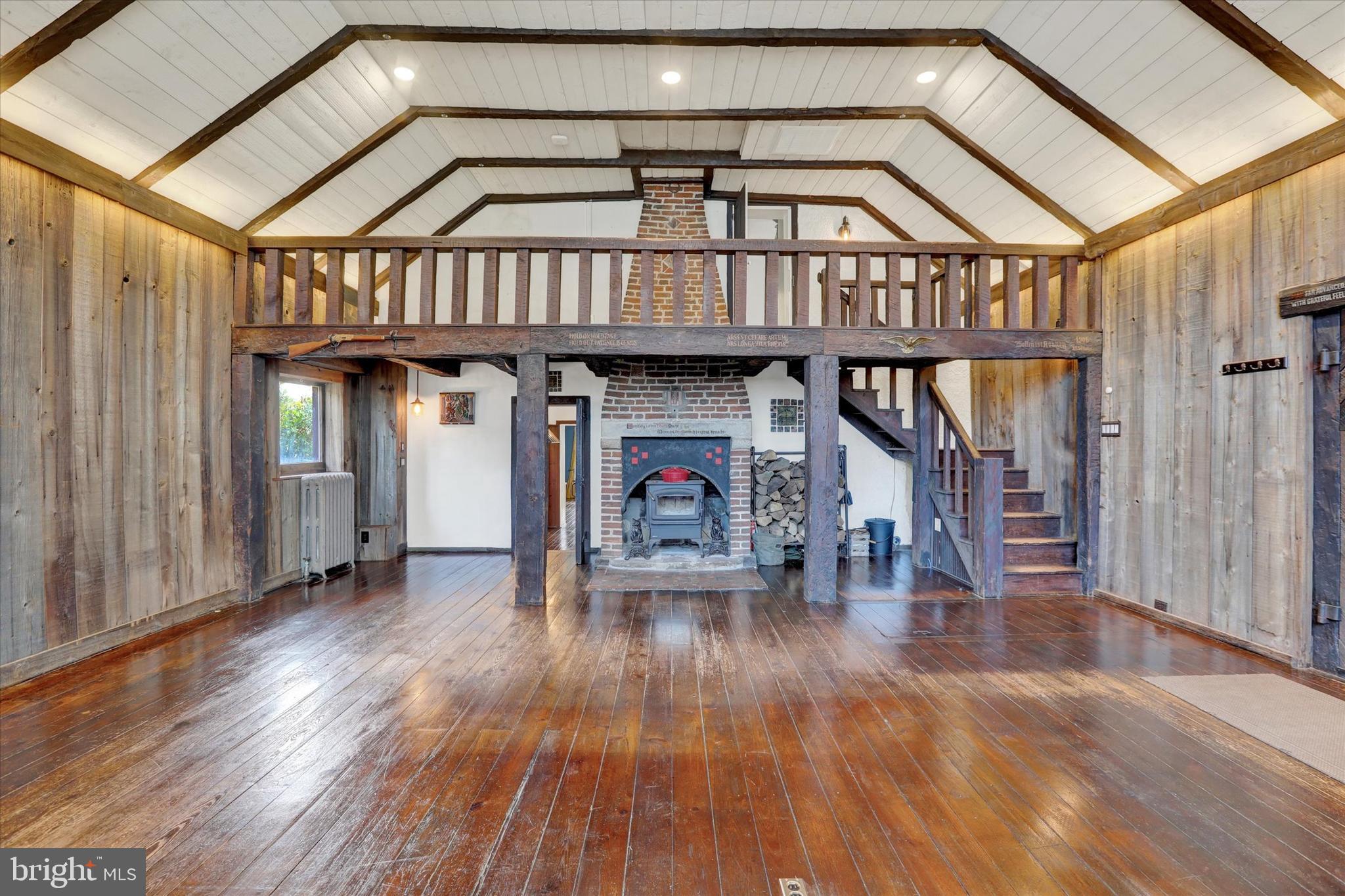 EDISON - Commercial Sale