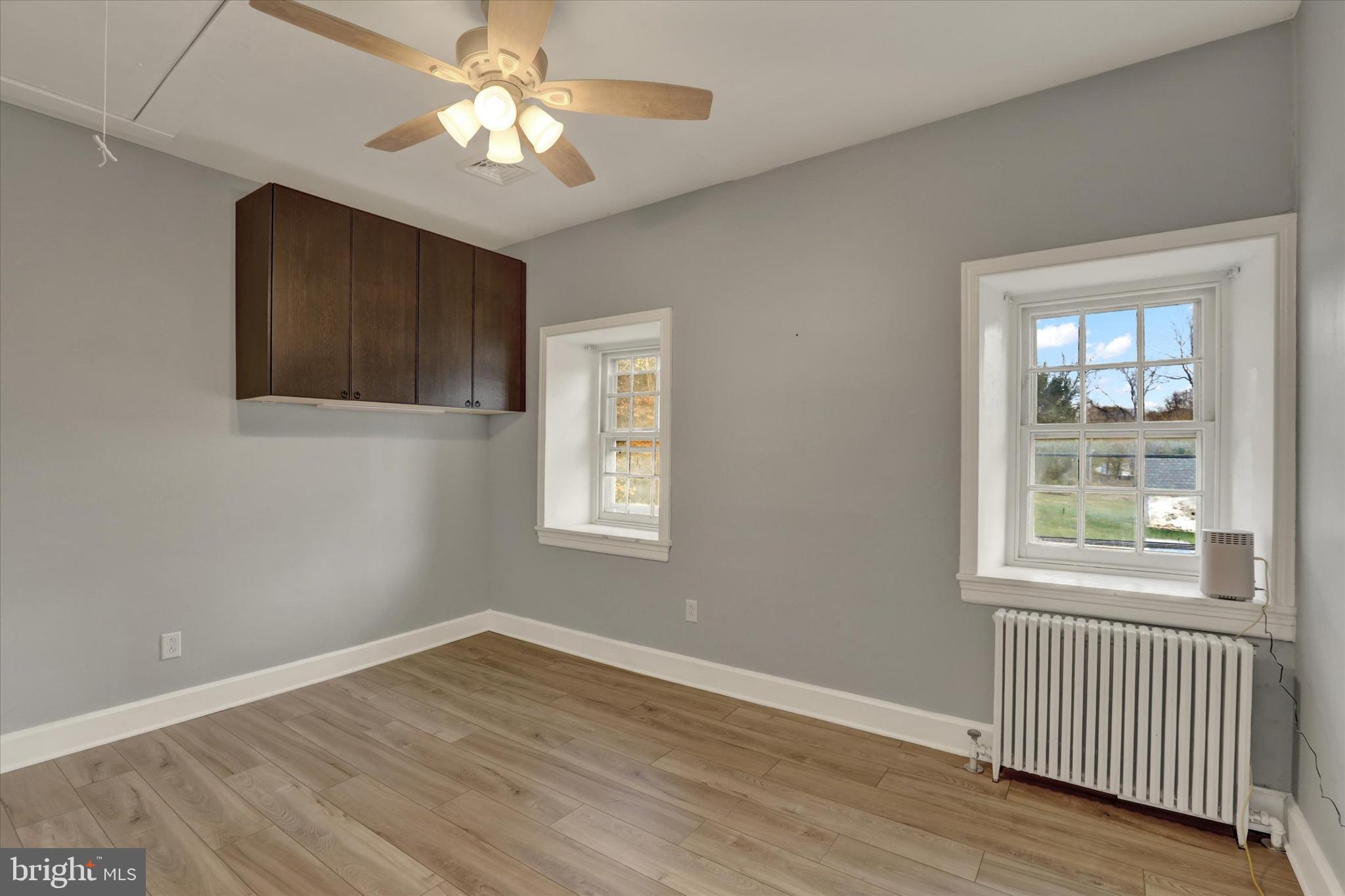 EDISON - Commercial Sale