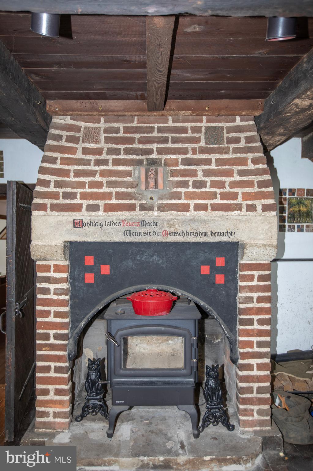 EDISON - Commercial Sale