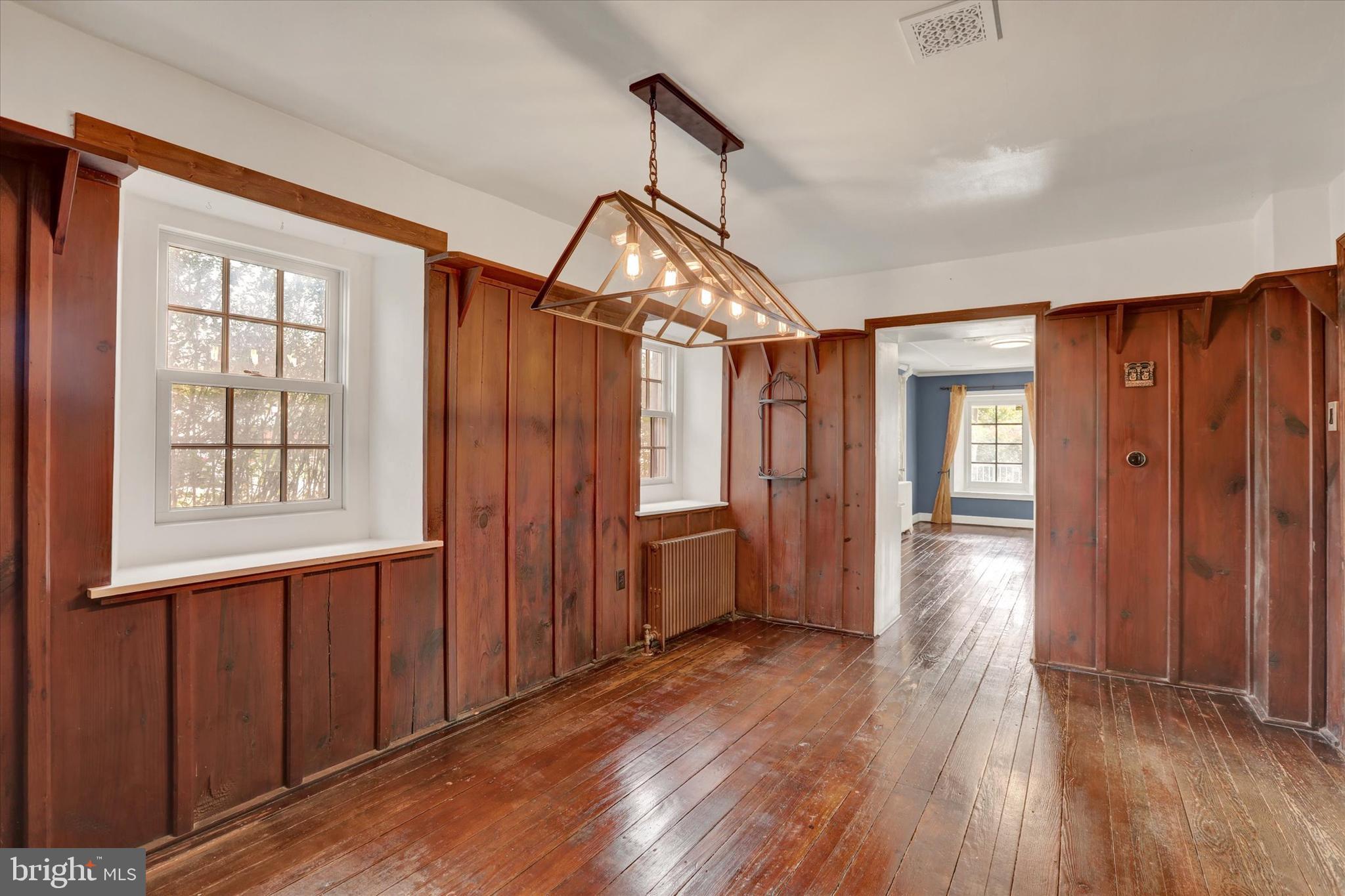 EDISON - Commercial Sale