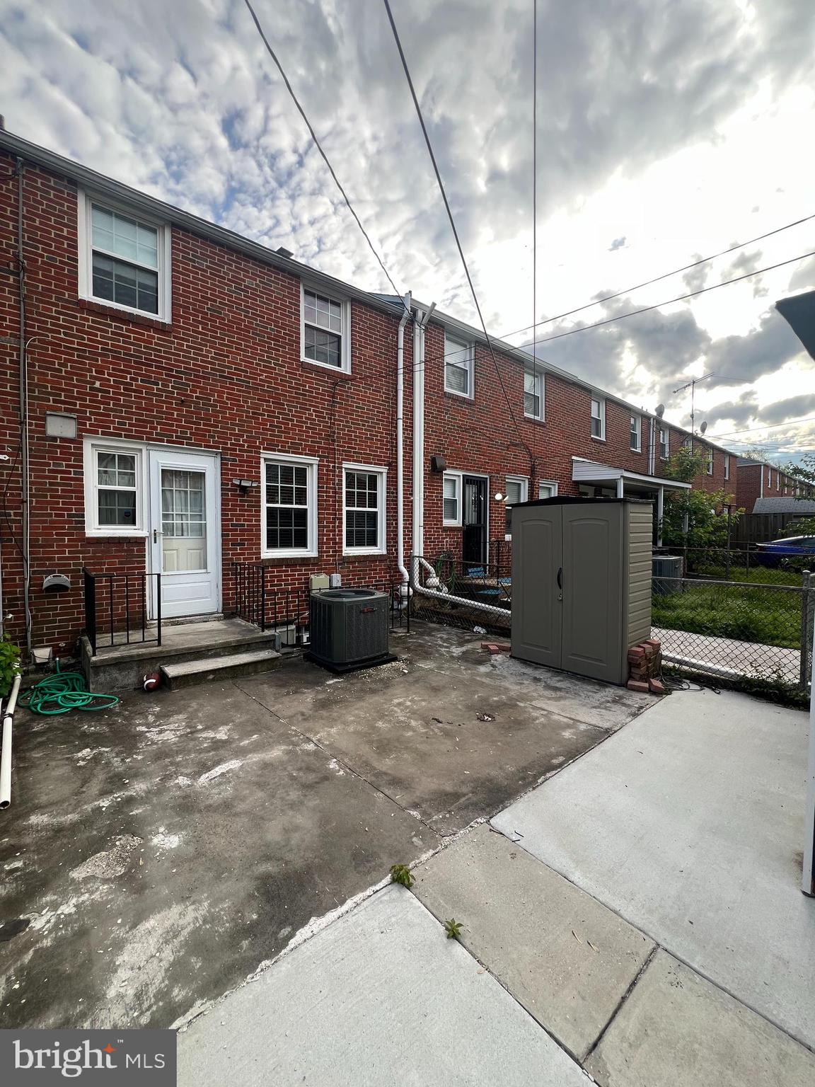 KNETTISHALL - Residential Lease