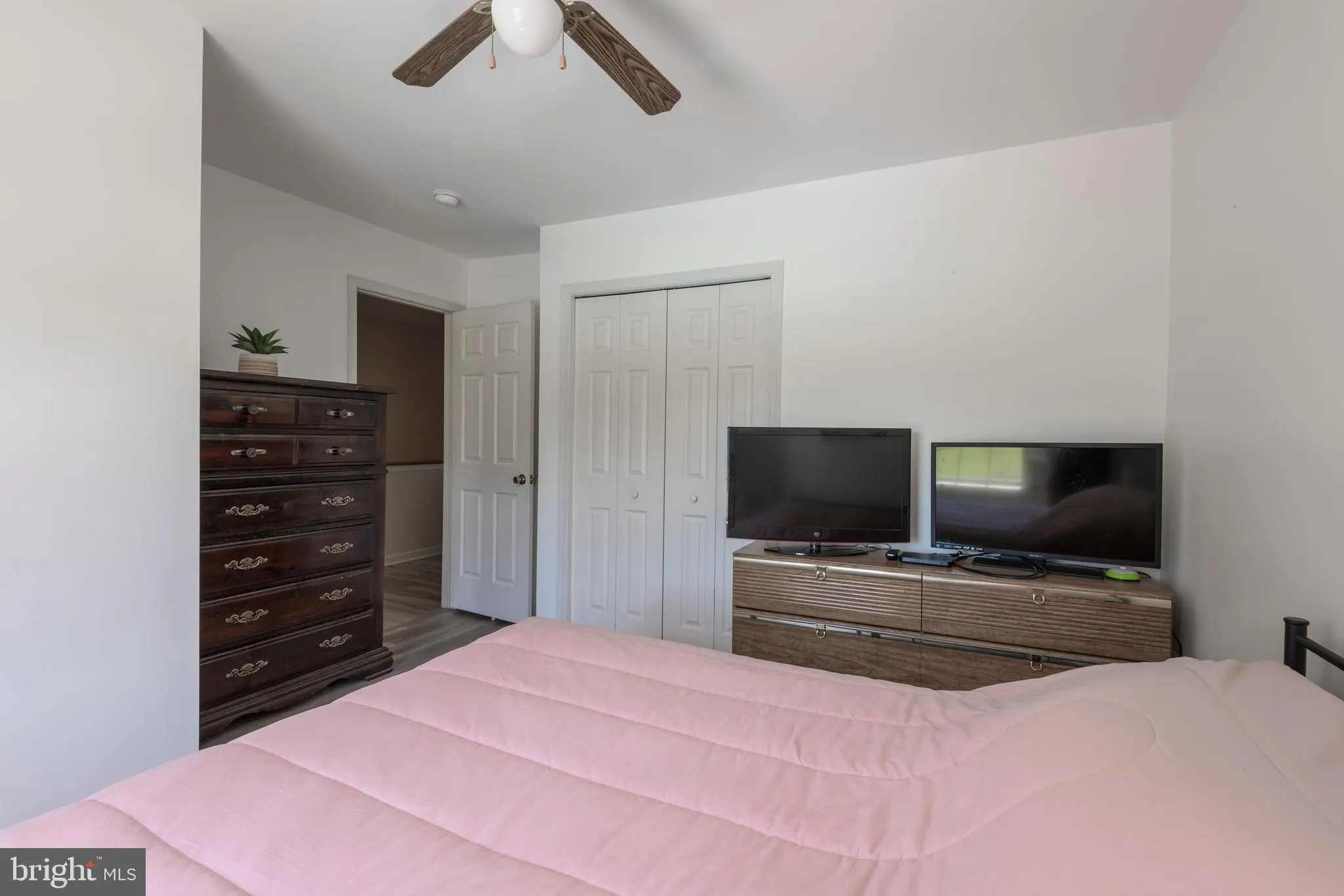 Cochranville, Pennsylvania 19330, United States, 4 Bedrooms Bedrooms, ,3 BathroomsBathrooms,Residential,Active,197943