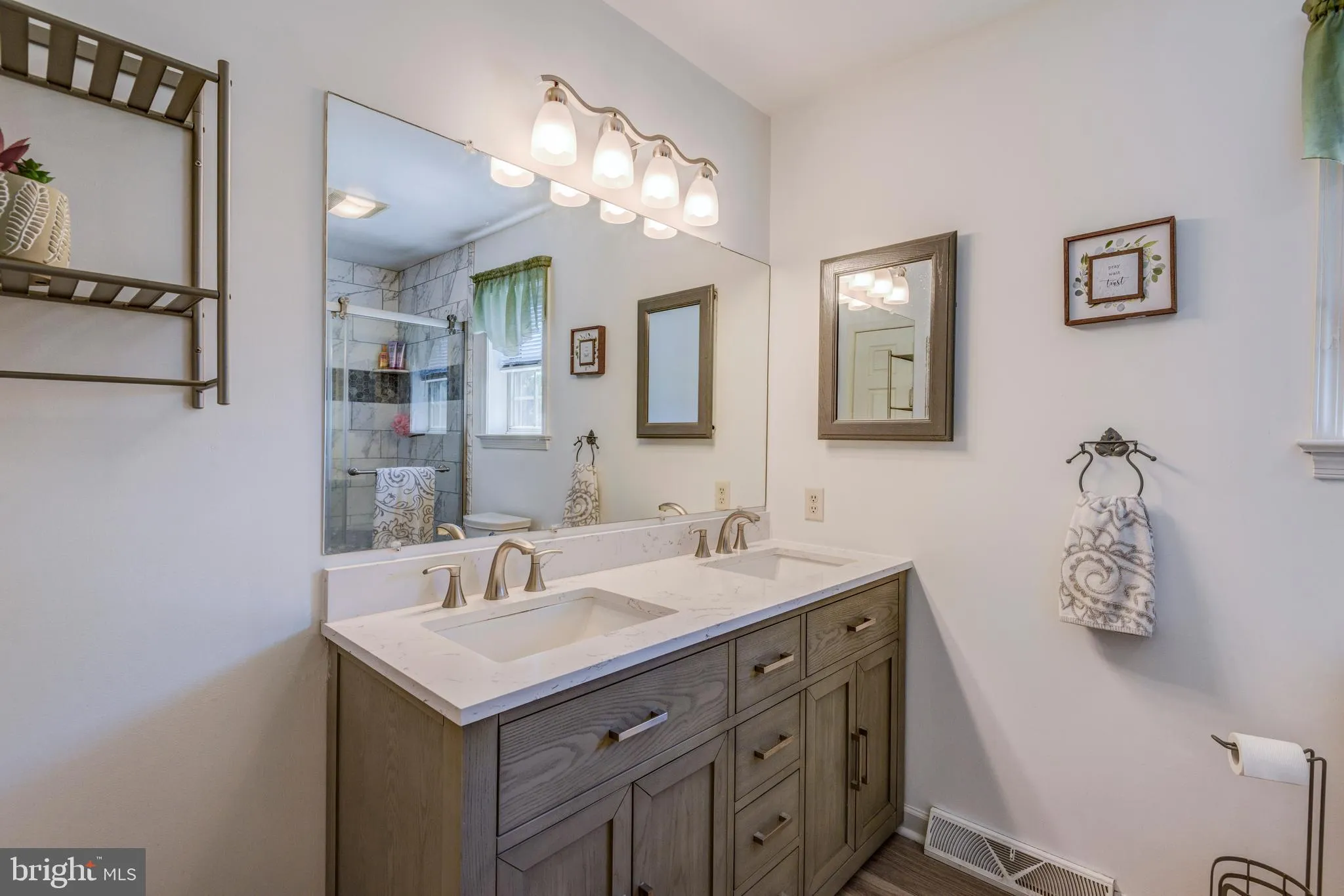 Cochranville, Pennsylvania 19330, United States, 4 Bedrooms Bedrooms, ,3 BathroomsBathrooms,Residential,Active,197943