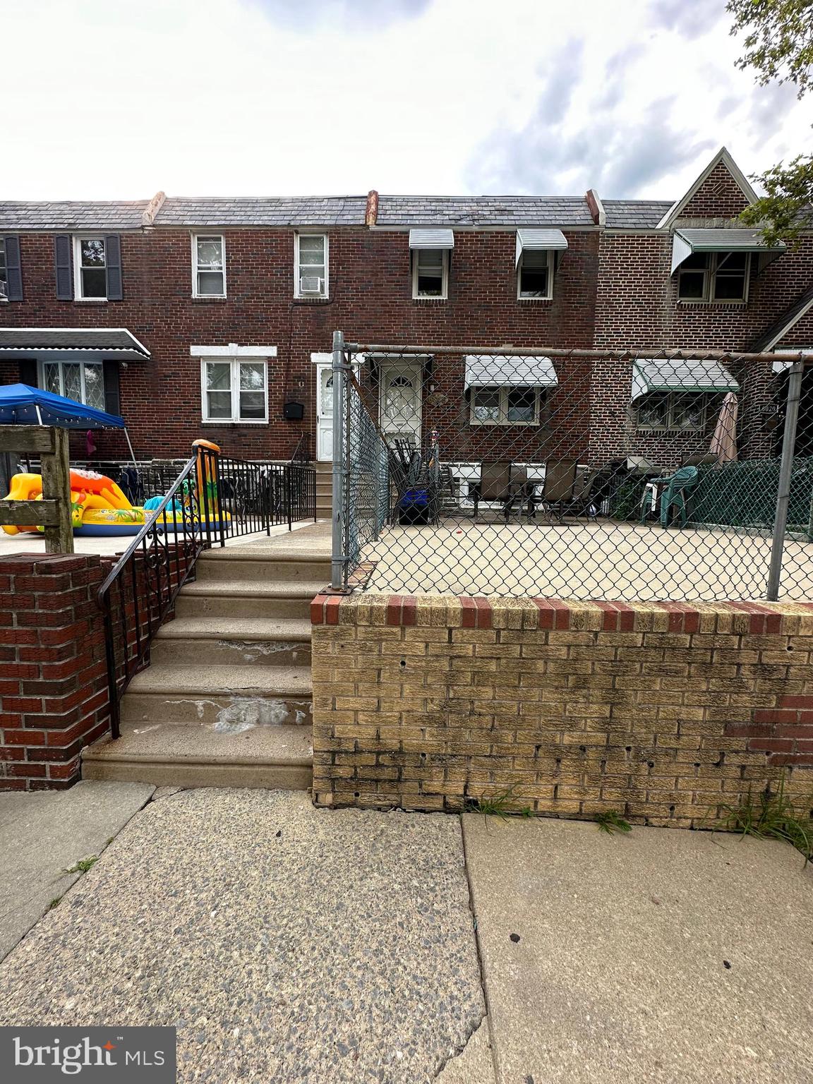 OXFORD CIRCLE - Residential