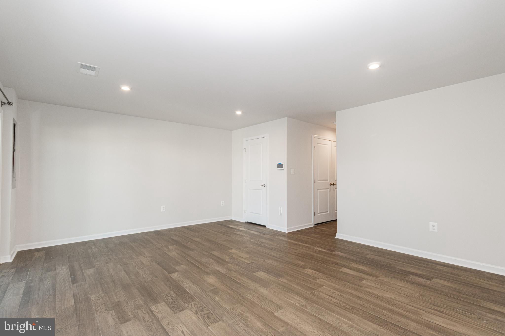 THE VILLAGE AT COURTHOUSE COMMONS - Residential Lease