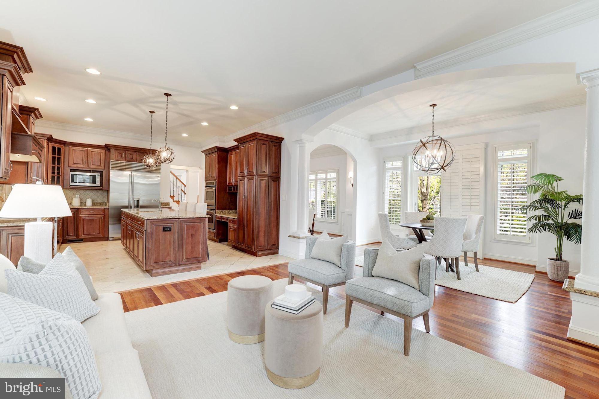 COUNTRY CLUB GROVE - Residential