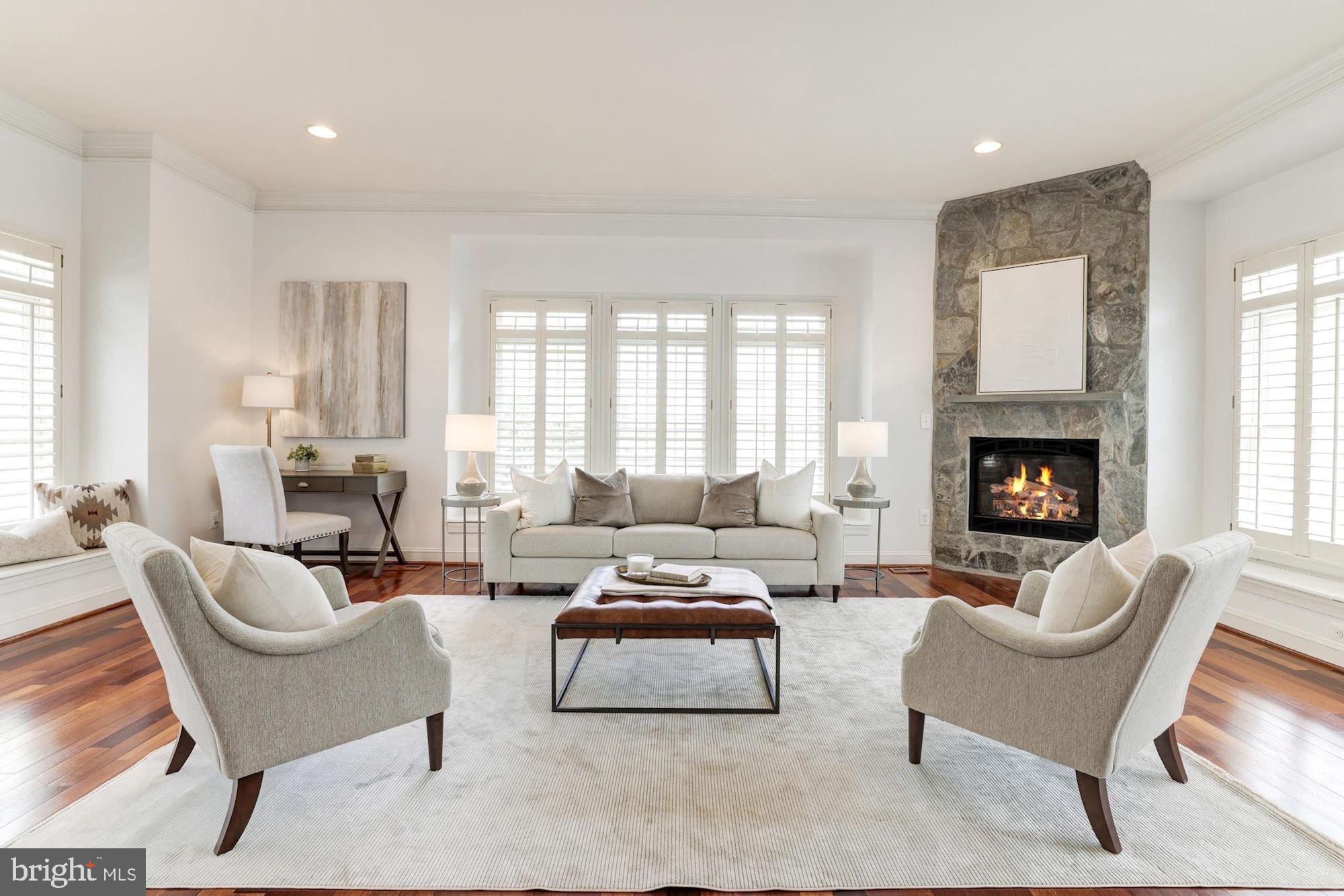 COUNTRY CLUB GROVE - Residential